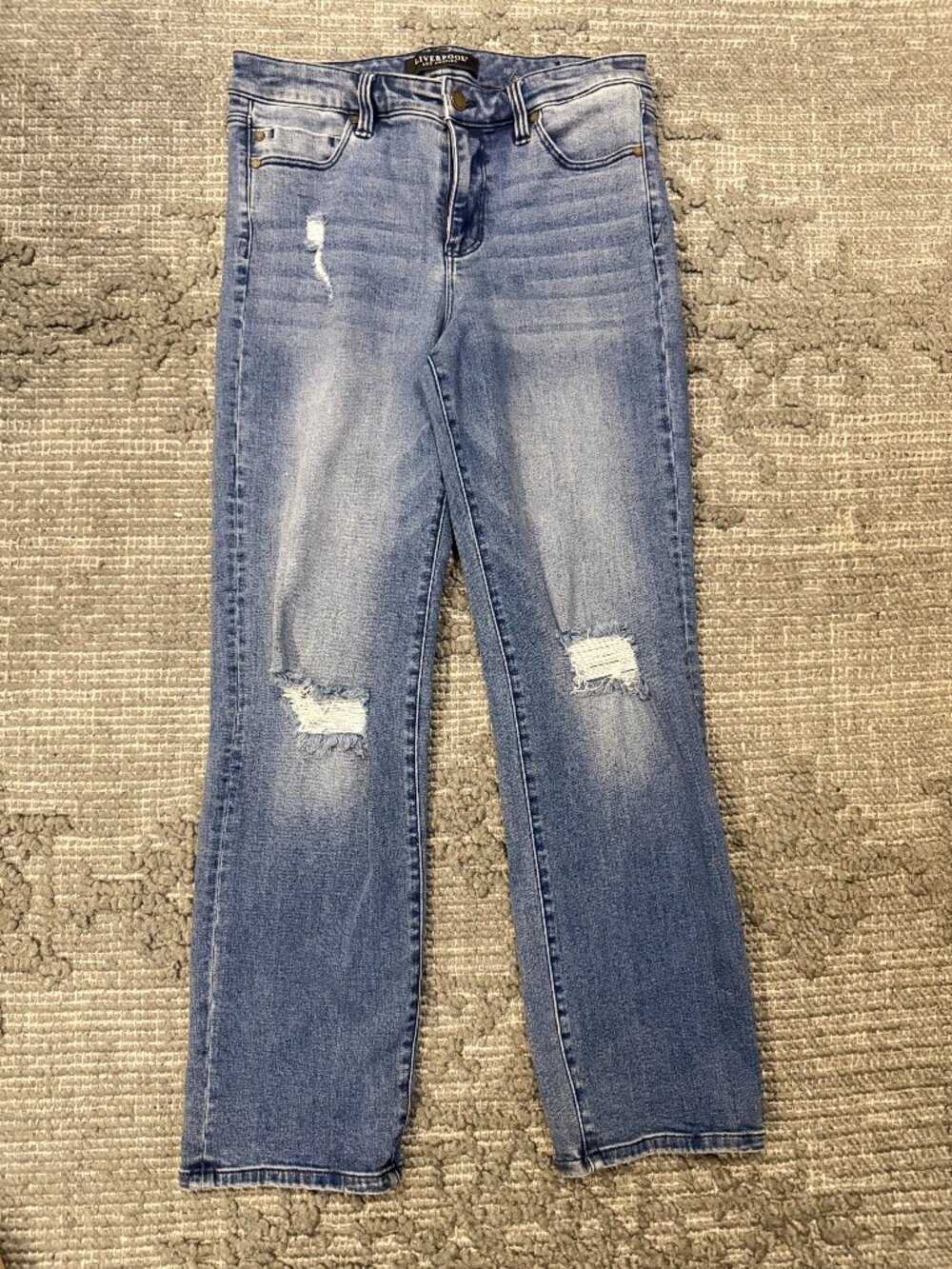 Liverpool Los Angeles The Straight Distressed Jeans Size 10/30 - EUC